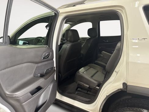 Used 2023 GMC Acadia SLT AWD/4WD image 19