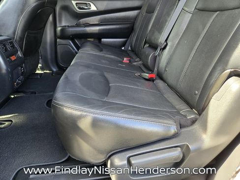 Used 2014 Nissan Pathfinder Platinum w/ Platinum Premium Package FWD image 12