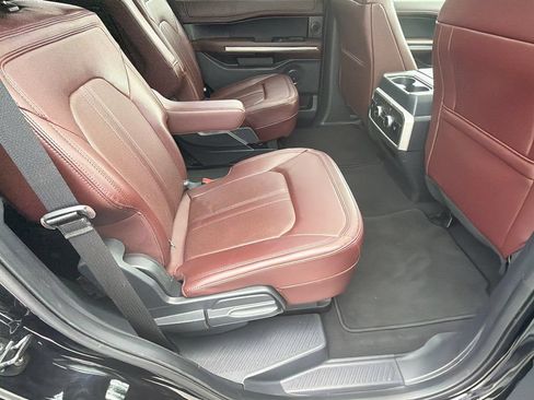 Used 2024 Ford Expedition Limited RWD image 16