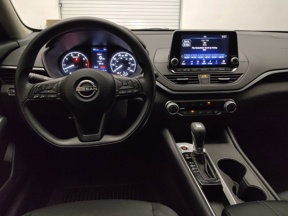 Used 2025 Nissan Altima 2.5 S FWD image 22
