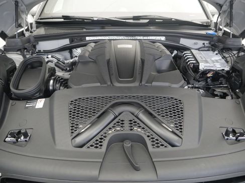 New 2026 Porsche Macan GTS AWD/4WD image 12