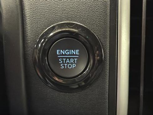Used 2025 Ford Expedition Active AWD/4WD image 22