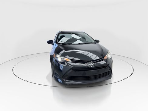 Used 2019 Toyota Corolla LE image 3