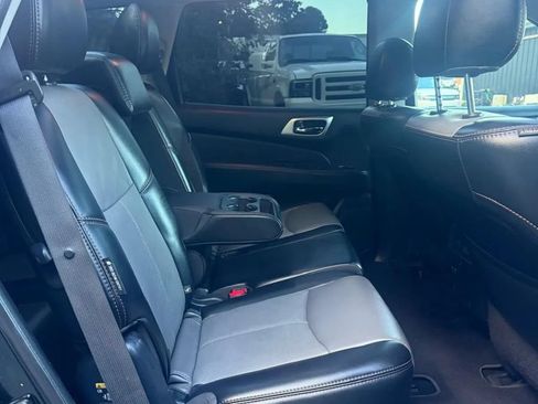 Used 2019 Nissan Pathfinder SL AWD/4WD image 27