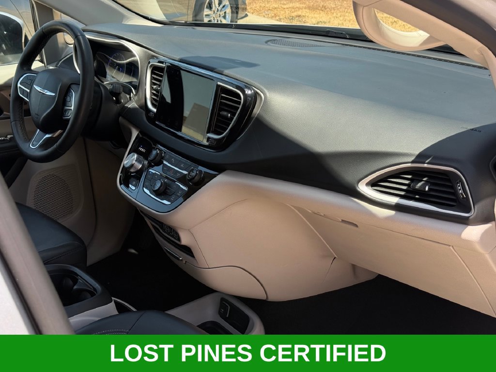 Used 2023 Chrysler Pacifica Touring-L FWD image 24