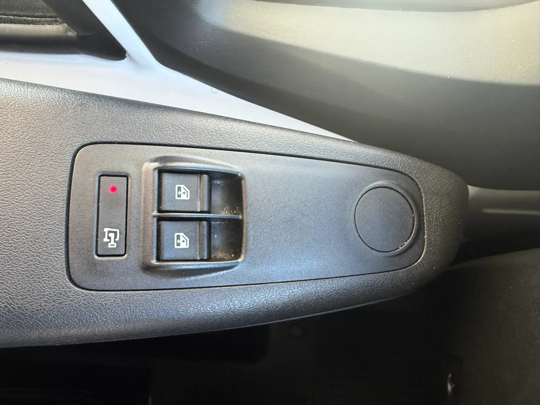 Used 2025 RAM ProMaster 2500 w/ U-Haul Equipment Group FWD image 23