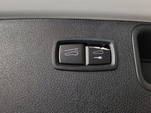 Used 2023 Porsche Macan Turbo AWD/4WD image 12
