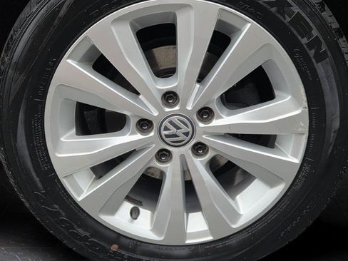 Used 2019 Volkswagen Golf S AWD/4WD image 39