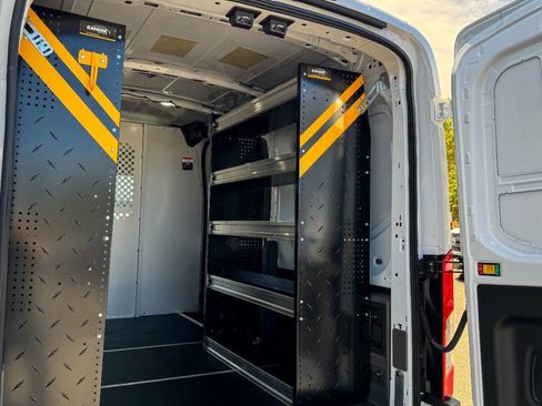 Used 2023 Ford E-Transit Medium Roof RWD image 18