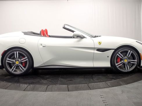 Used 2019 Ferrari Portofino RWD image 2