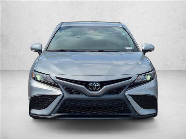 Used 2022 Toyota Camry SE FWD image 2