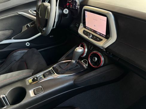 Used 2022 Chevrolet Camaro ZL1 RWD image 27