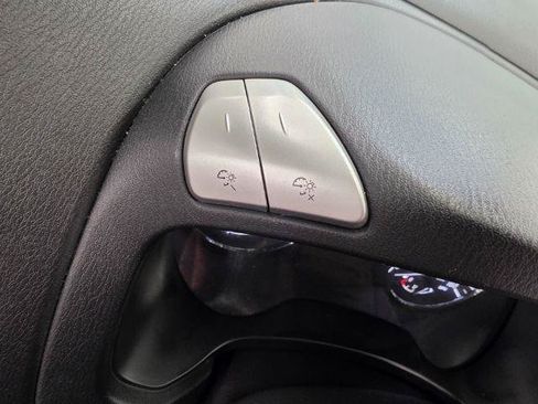 Used 2019 Nissan Pathfinder SV FWD image 22