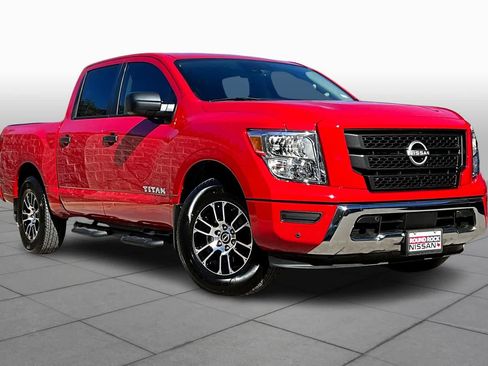 Used 2023 Nissan Titan SV w/ SV Convenience Package RWD image 3