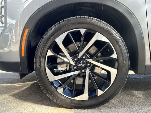 Used 2024 Mitsubishi Outlander SE Black Edition image 18