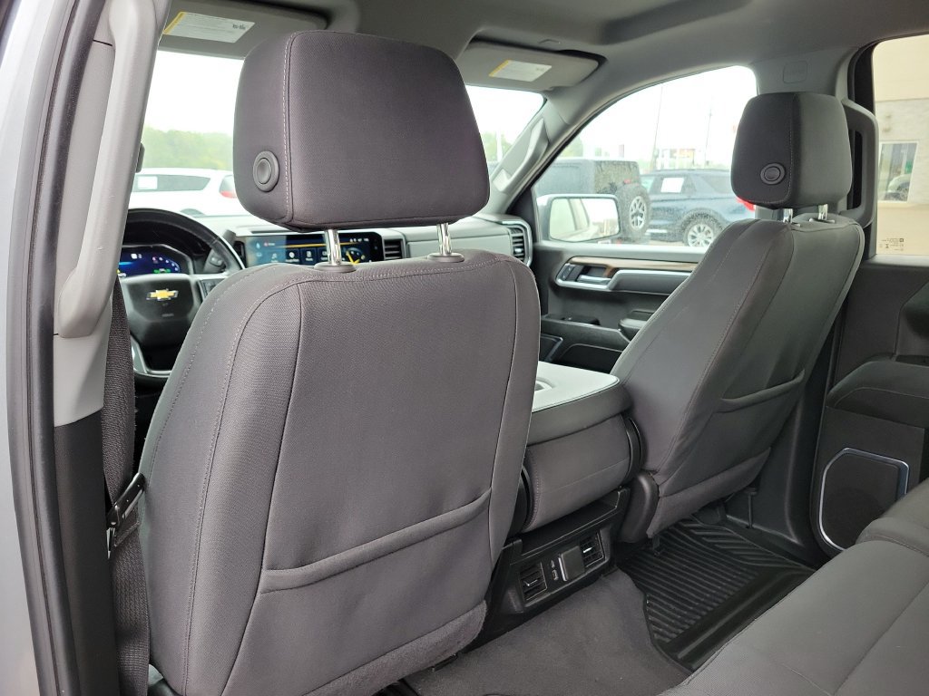 Used 2025 Chevrolet Silverado 1500 LT AWD/4WD image 13