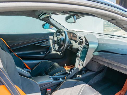 Used 2021 McLaren 720S Spider image 57