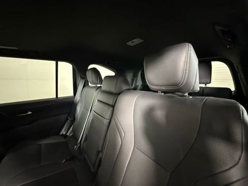 Used 2024 Lexus LX 600 4WD w/ Premium Package image 25