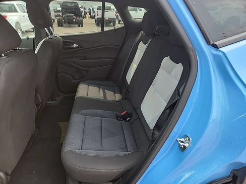 Certified 2024 Chevrolet Trax RS FWD image 33