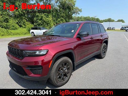 Certified 2025 Jeep Grand Cherokee Altitude AWD/4WD image 6