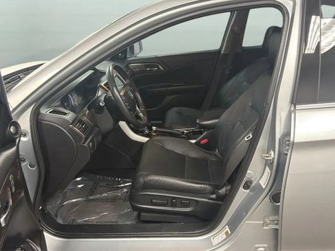 Used 2016 Honda Accord Touring image 21