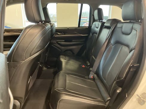 Used 2023 Jeep Grand Cherokee Limited w/ Luxury Tech Group II image 26