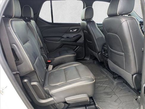 Used 2023 Chevrolet Traverse Premier image 21