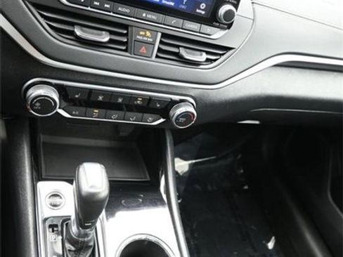 Used 2022 Nissan Altima 2.5 SV w/ SV Premium Package image 23