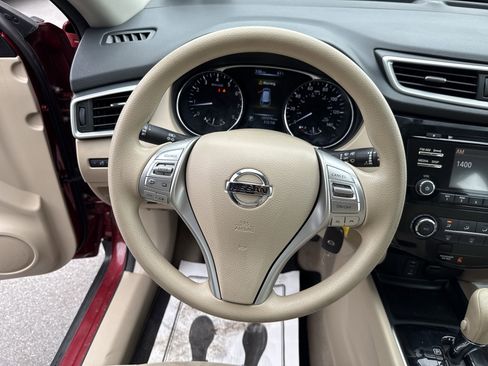 Used 2015 Nissan Rogue S AWD/4WD image 9