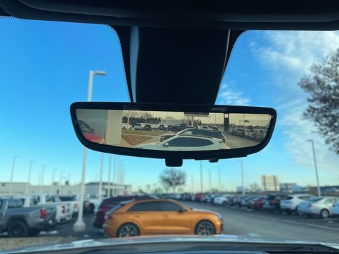 Used 2020 Chevrolet Silverado 1500 High Country w/ Technology Package image 33