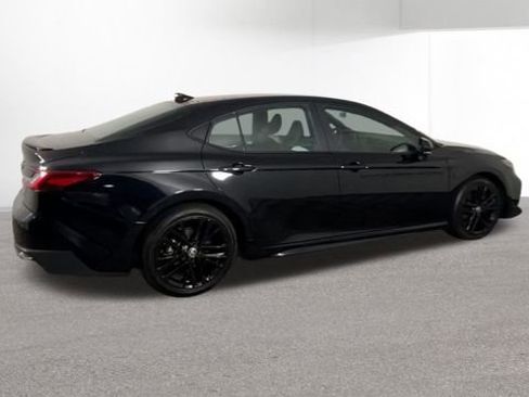 Used 2025 Toyota Camry SE FWD image 9