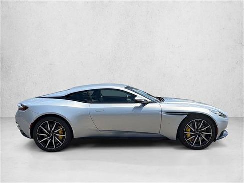 Used 2017 Aston Martin DB11 V12 RWD image 4