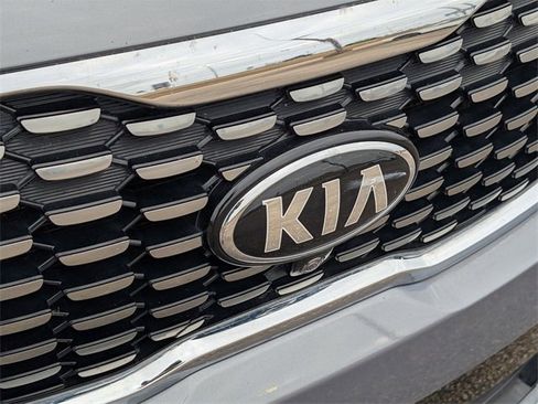 Used 2020 Kia Sorento SX image 17