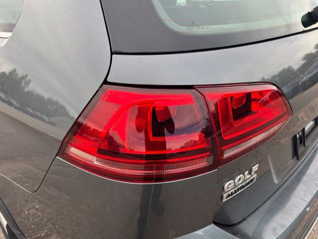 Used 2017 Volkswagen Golf Alltrack SE AWD/4WD image 10