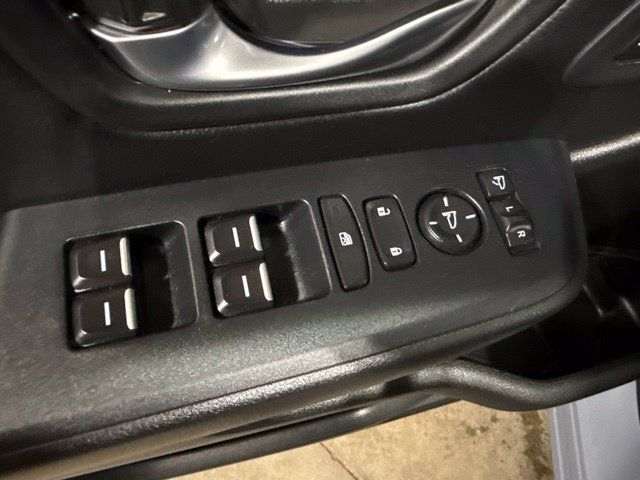 Used 2024 Honda Pilot TrailSport image 3