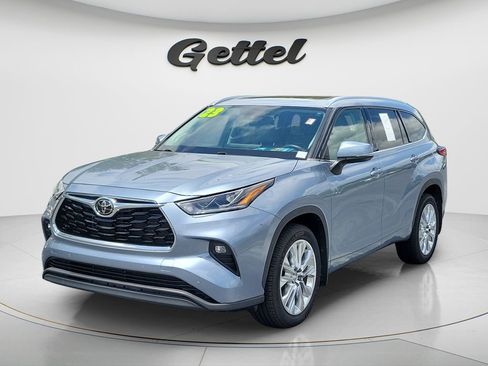 Used 2023 Toyota Highlander Limited image 9