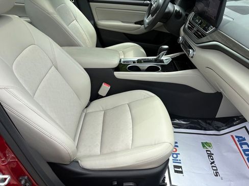 Used 2023 Nissan Altima 2.5 SL AWD/4WD image 29
