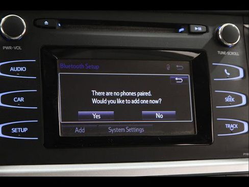 Used 2019 Toyota Highlander LE AWD/4WD image 11