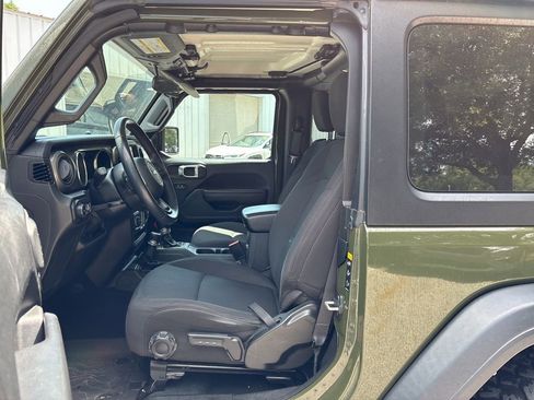 Used 2022 Jeep Wrangler Sport AWD/4WD image 7