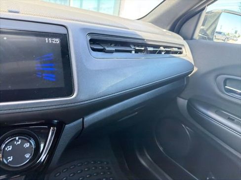 Used 2019 Honda HR-V Sport image 7