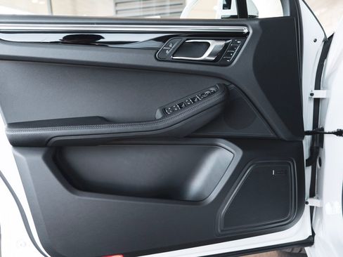 New 2026 Porsche Macan image 29