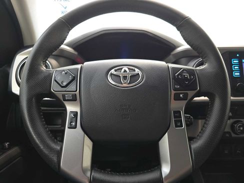 Used 2019 Toyota Tacoma SR5 AWD/4WD image 11