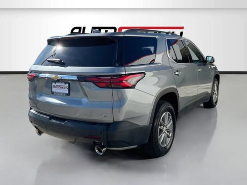 Used 2023 Chevrolet Traverse LT FWD image 7