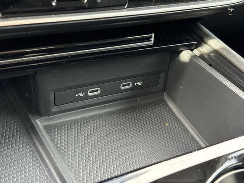 Used 2024 Volkswagen Atlas SEL Premium R-Line image 26