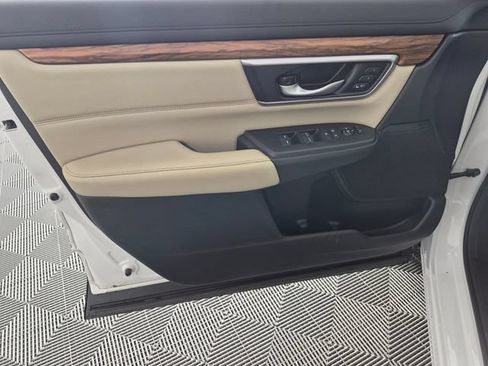 Used 2020 Honda CR-V Touring image 11