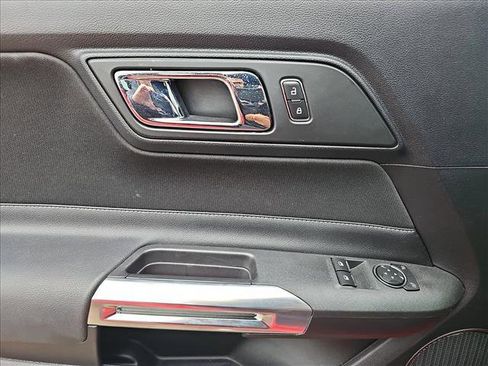 Used 2017 Ford Mustang GT image 18