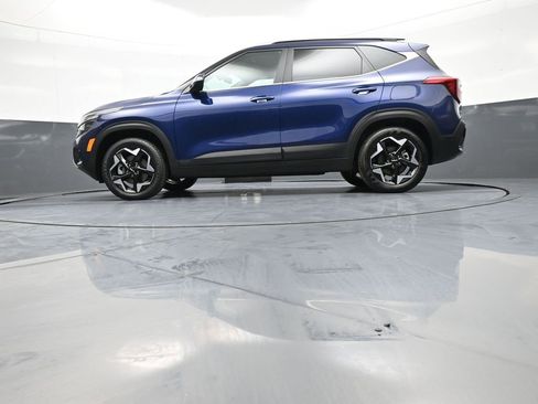 Certified 2025 Kia Seltos EX AWD/4WD image 32