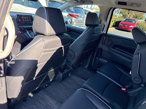 New 2026 Honda Odyssey Touring image 13