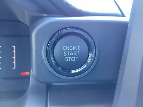 Certified 2025 Toyota Tacoma SR5 image 19