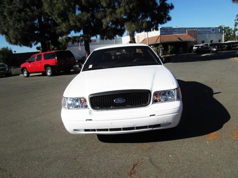 Used 2010 Ford Crown Victoria Police Interceptor image 2